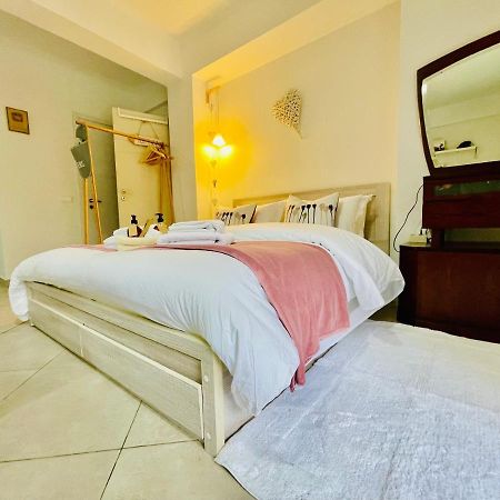 Nadia'S White Loft Apartment Patras Bagian luar foto