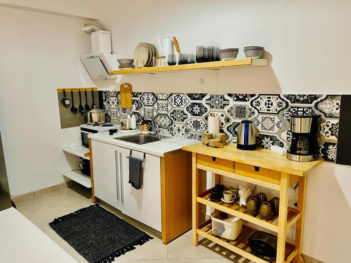 Nadia'S White Loft Apartment Patras Bagian luar foto